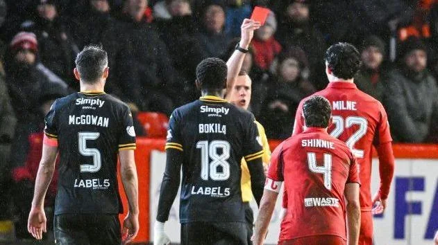 Livingston's Jeremy Bokila and Aberdeen's Jack Milne are sent off